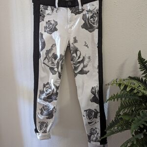 Hudson Women's Super Skinny, Floral, Black and White Crop Jeans. Size 27